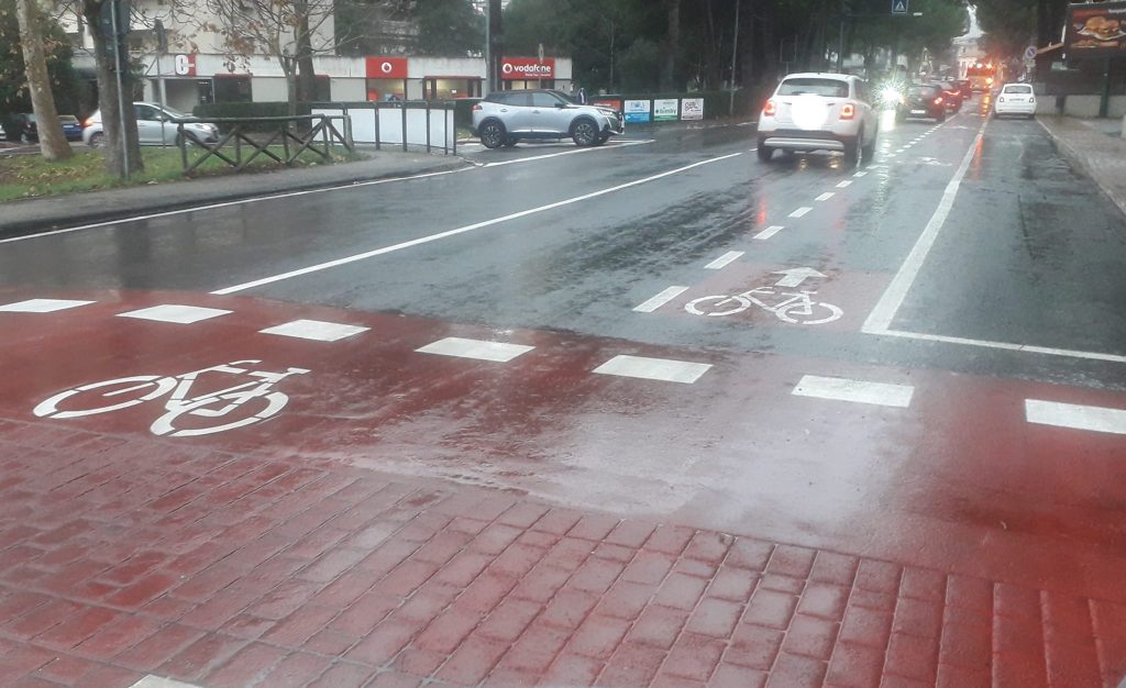 FINALMENTE ANCHE A PERUGIA LE CORSIE CICLABILI - FIAB o-^o Perugia Pedala